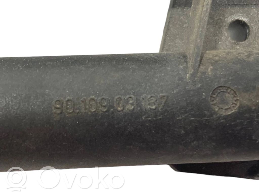 Caurulīte (-es) / šļūtene (-es)