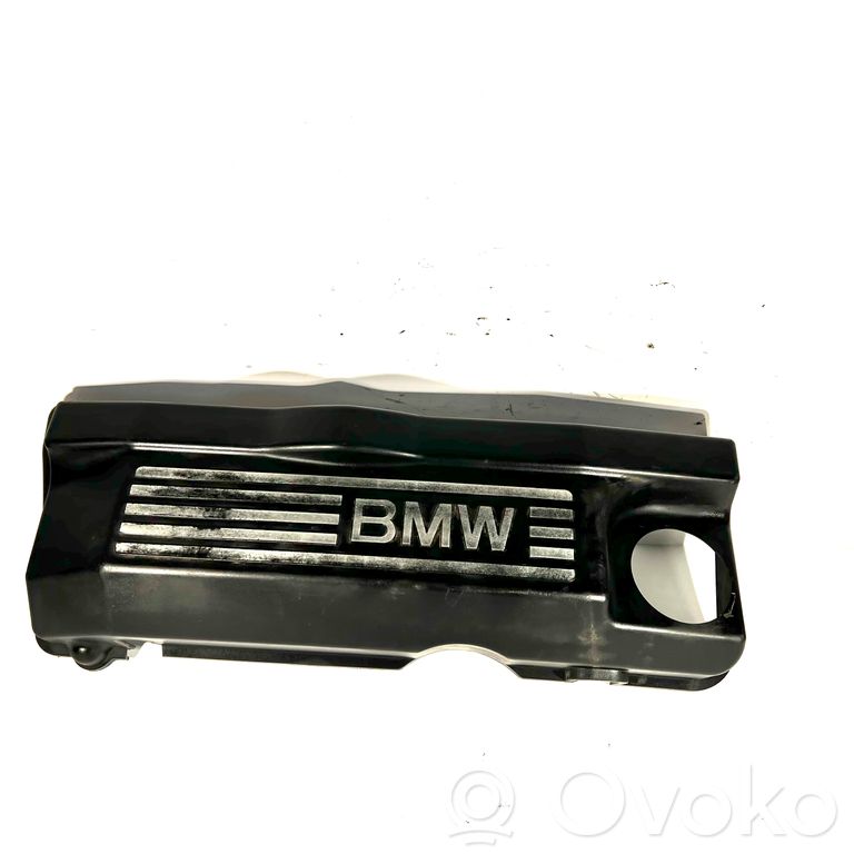 Engine cover (decorative trim)