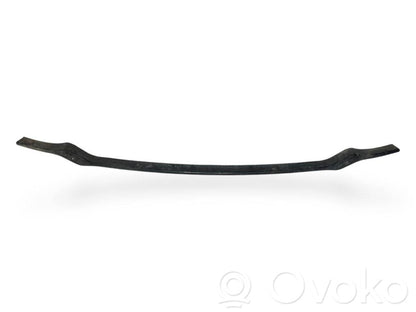 Priekšpusē bampera sija / balka