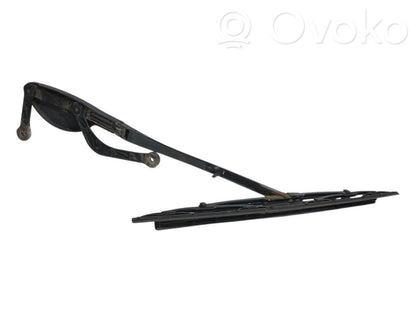 Priekšējā loga tīrītāja kājiņa