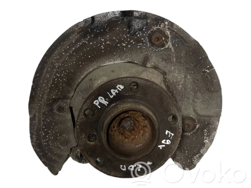 Priekšējā riteņa rumbas vārpstas šarnīrs (stupica, capfa)