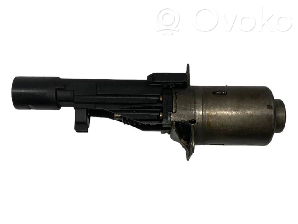 Distribution phase regulator