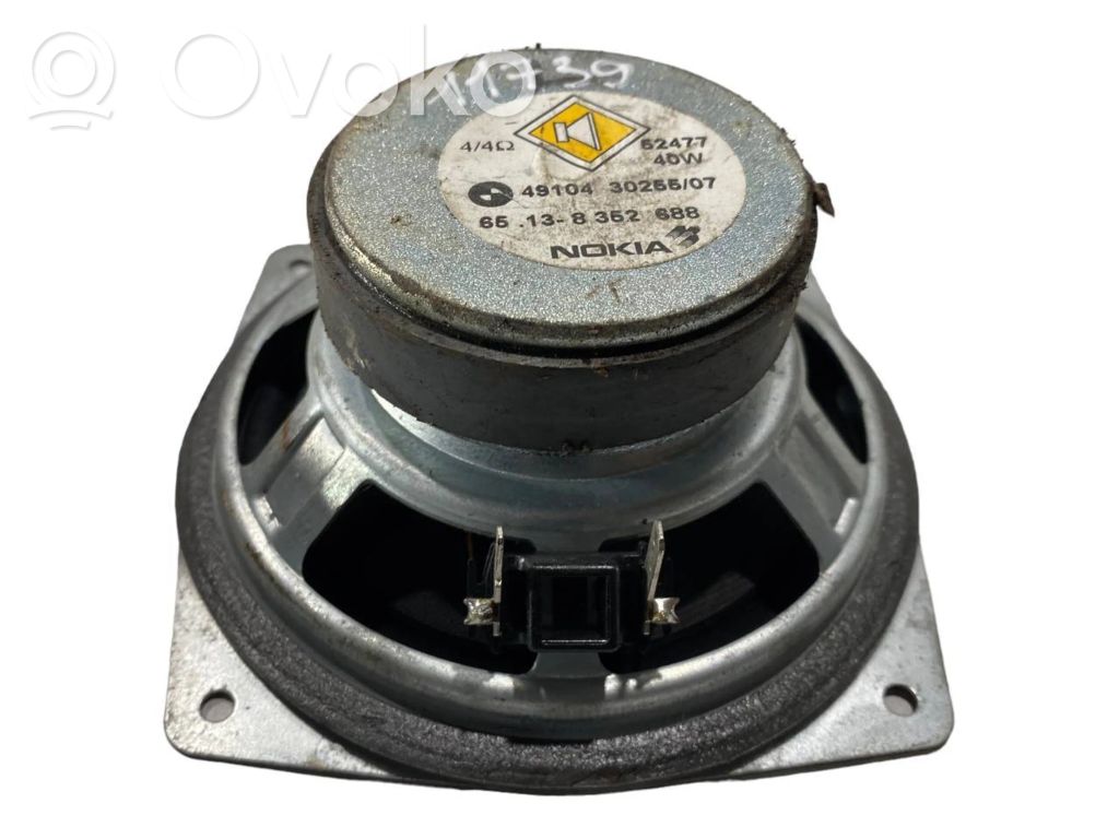 Skaļrunis (-i) priekšējās durvīs