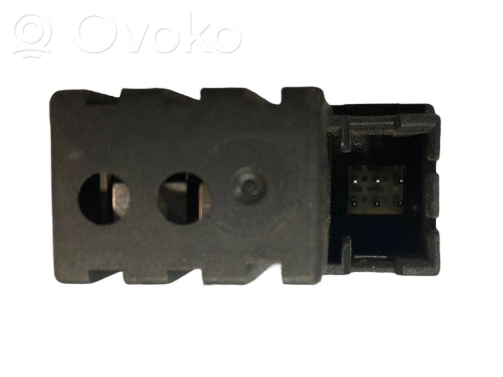 Sēdekļu apsildes slēdzis