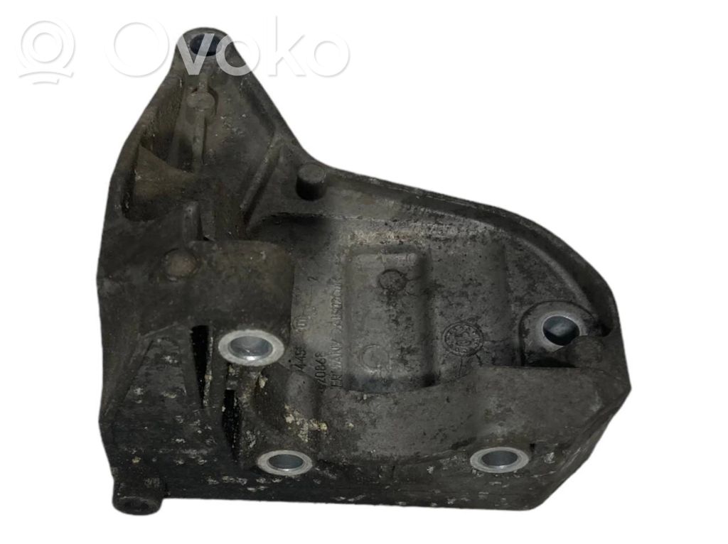 Stūres pastiprinātāja sūkņa stiprinājums