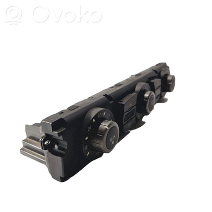 Блок управления кондиционером/климат-контролем/отоплением салона (в салоне)