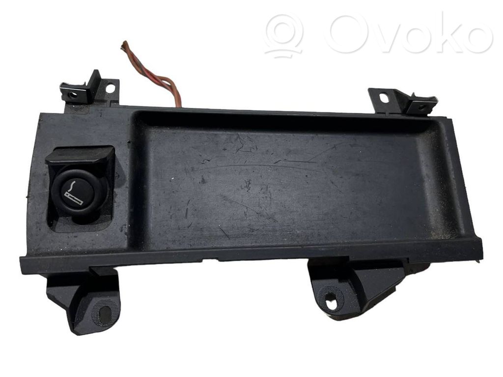 Cigarette lighter in front