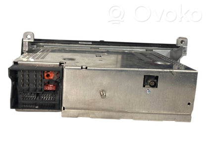 Radio / CD/DVD atskaņotājs / navigācija