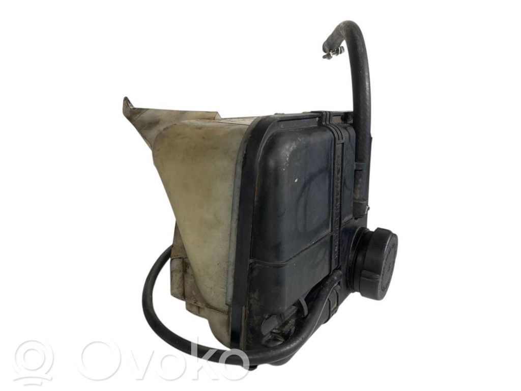 Расширительный бачок охлаждающей жидкости