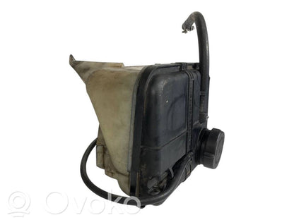 Расширительный бачок охлаждающей жидкости