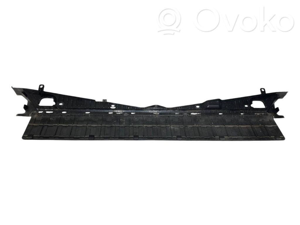 Bagāžnieka sānu apakšējās apdares panelis