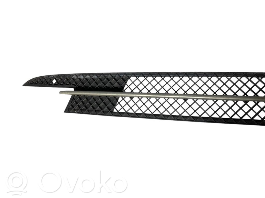 Apakšējais režģis (trīsdaļīgs)