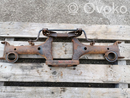 Pusrāmis aizmugurējais / priekšējais