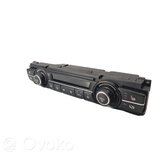 Gaisa kondicioniera / klimata kontroles / salona apsildes vadības bloks (salonā)