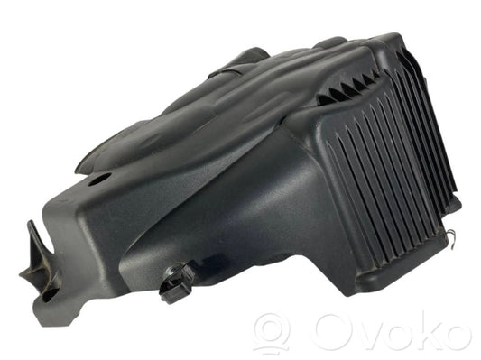 Dzinēja pārsegs (dekoratīva apdare)