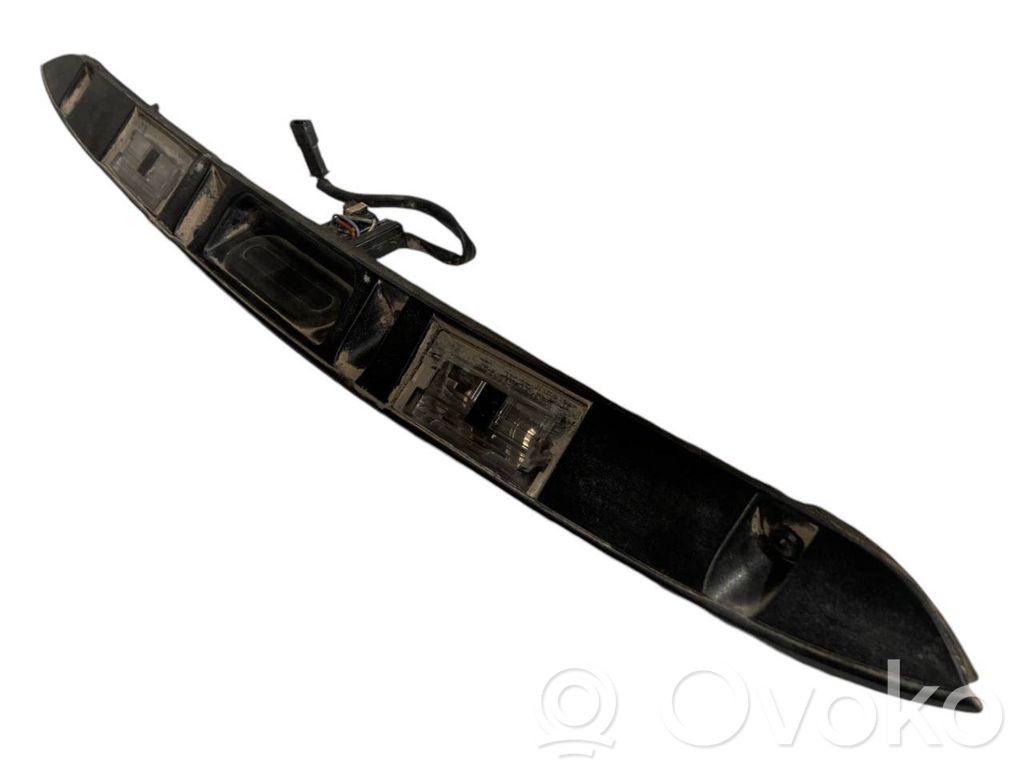 Bagāžnieka numura zīmes apgaismojuma līste