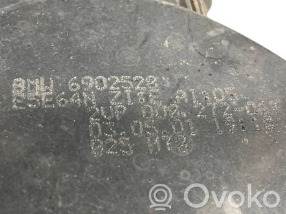 Aizmugurējais lukturis virsbūvē