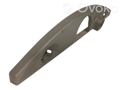 Augšējā dekoratīvā apdare (pie loga)