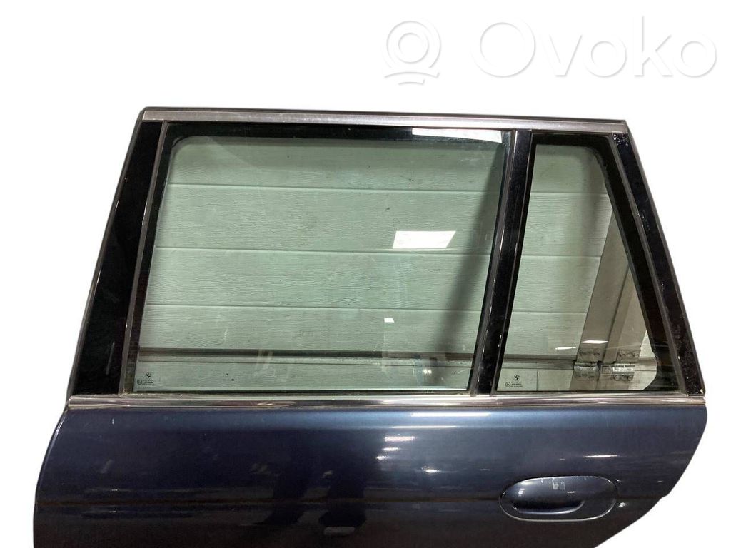 Задняя дверь