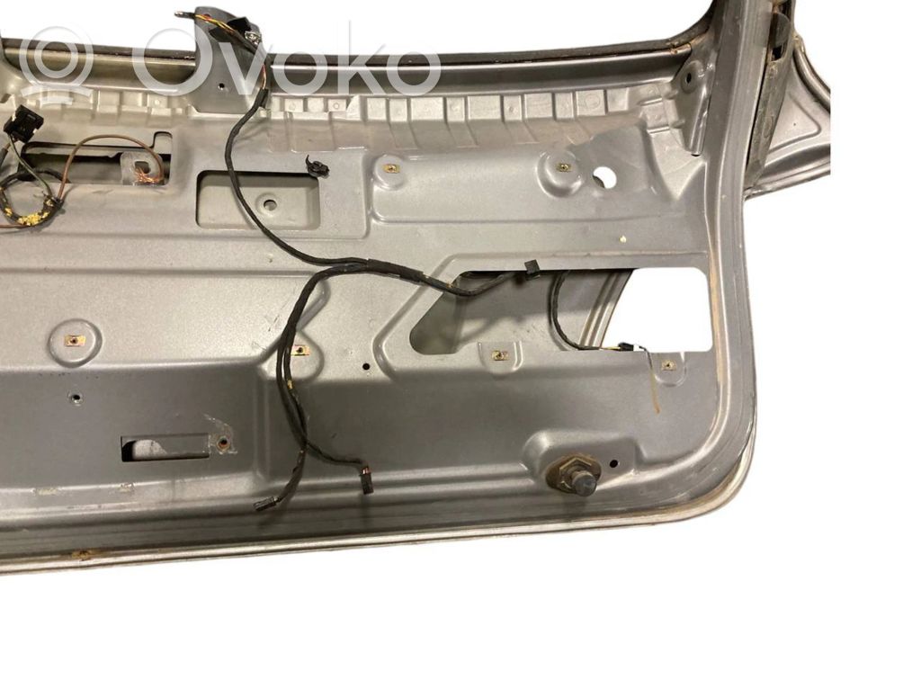 Aizmugurējais pārsegs (bagāžnieks)