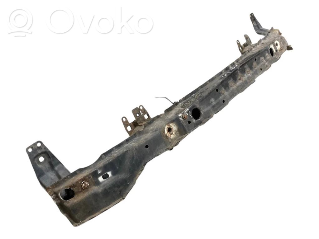 Priekšpusē bampera sija / balka