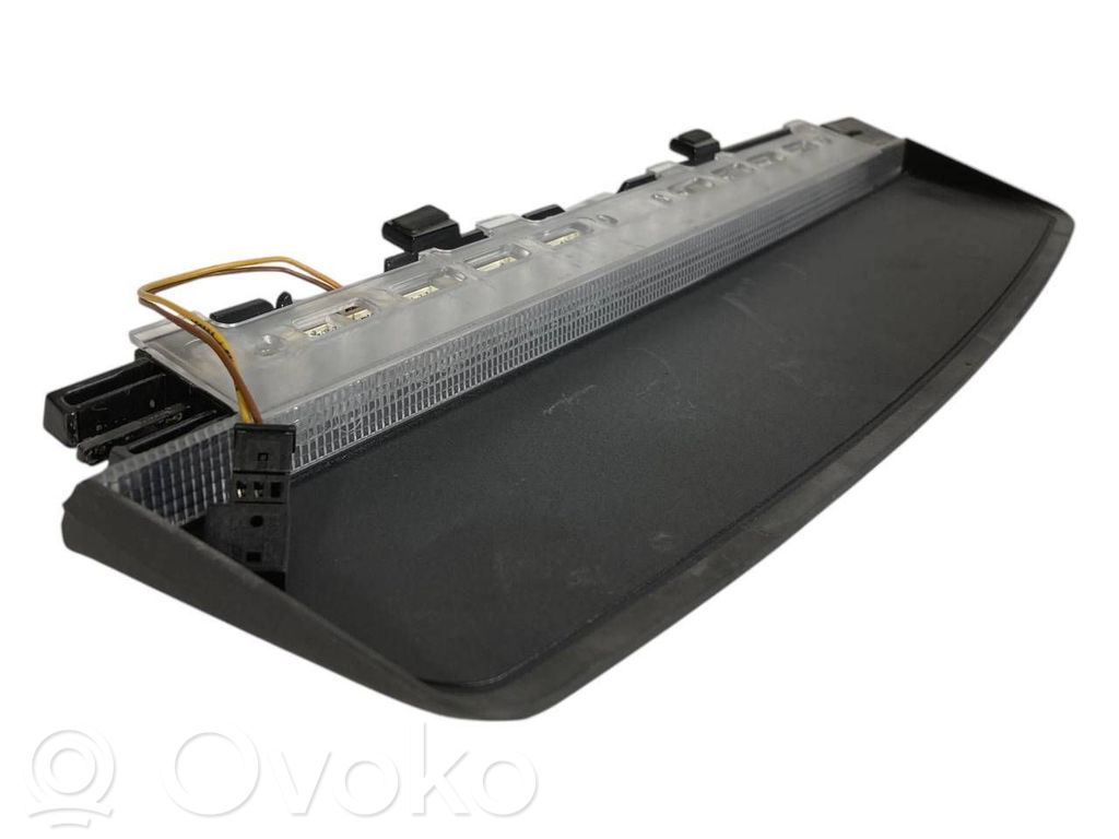 Papildu bremžu signāla lukturis