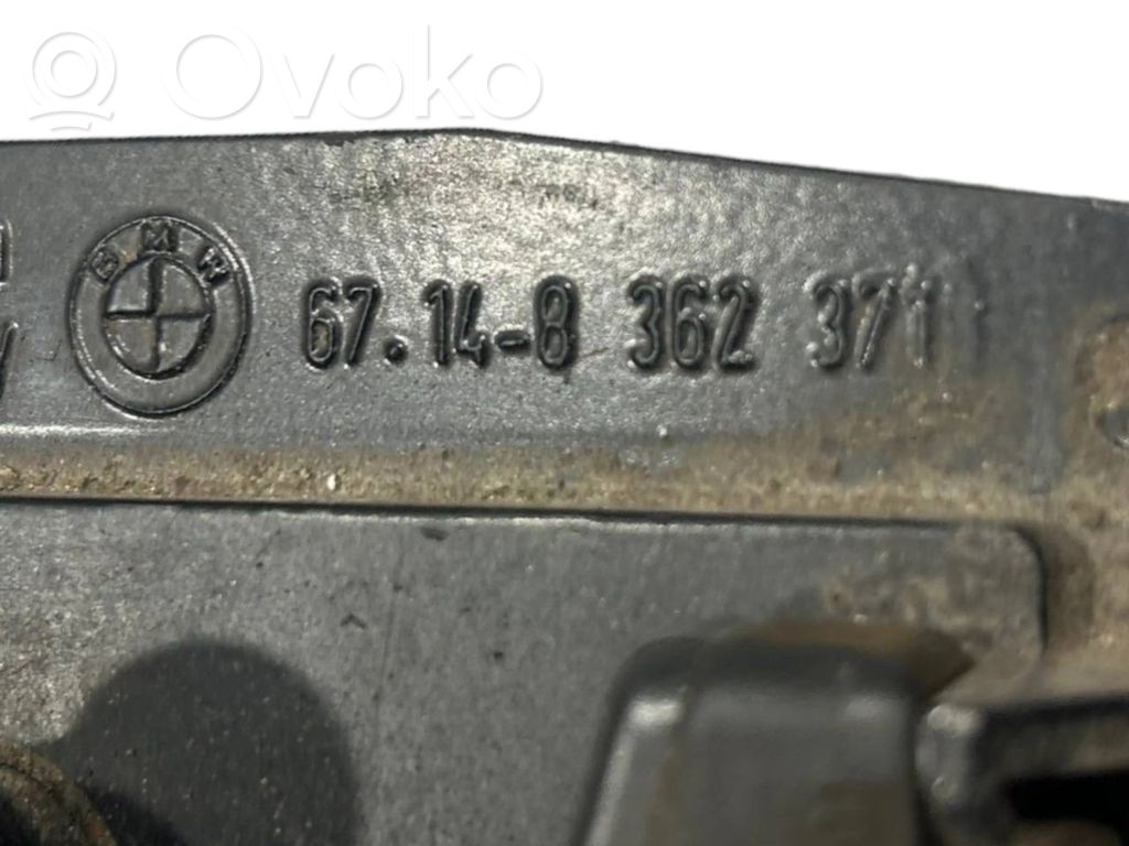 Aizmugurējā pārsega slēdzene