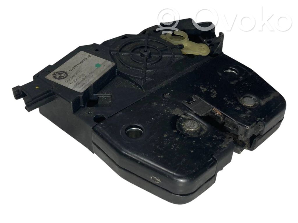 Aizmugurējā pārsega slēdzene