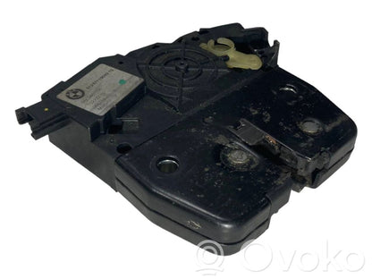 Aizmugurējā pārsega slēdzene