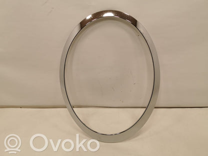 Priekšējā luktura dekoratīvā apdare