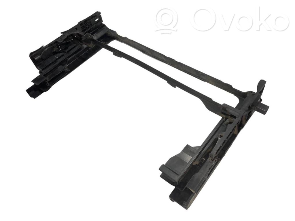 Radiatoru paneļa apakšējā daļa (televizora)