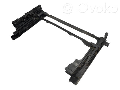 Radiatoru paneļa apakšējā daļa (televizora)