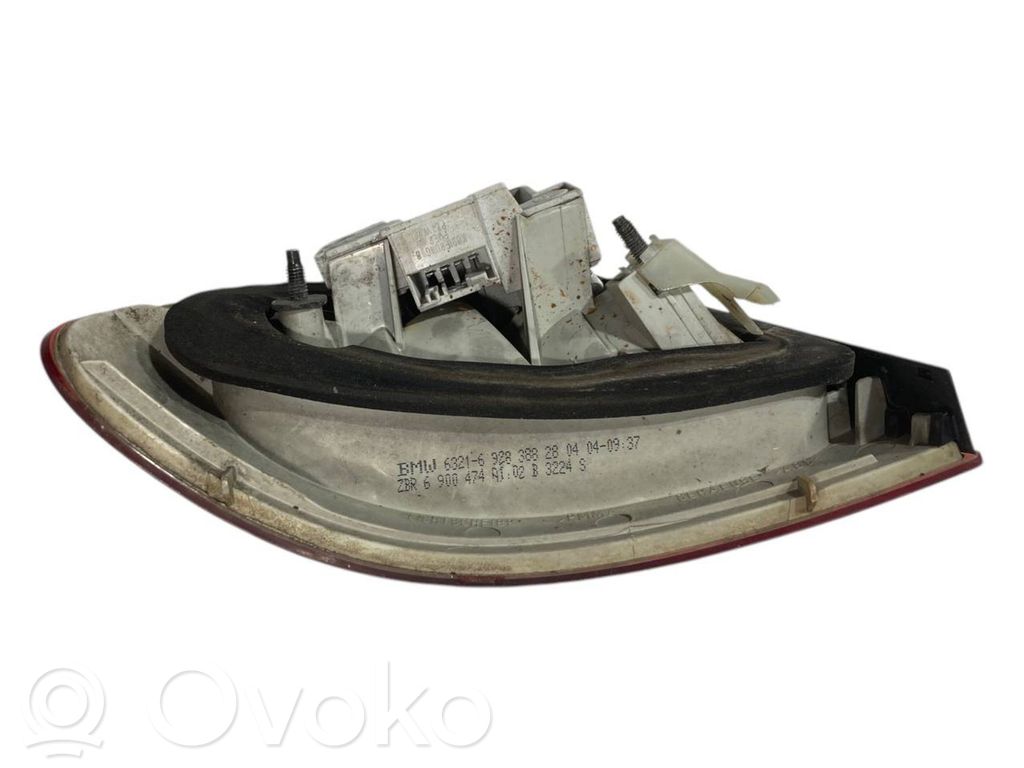 Aizmugurējais lukturis virsbūvē