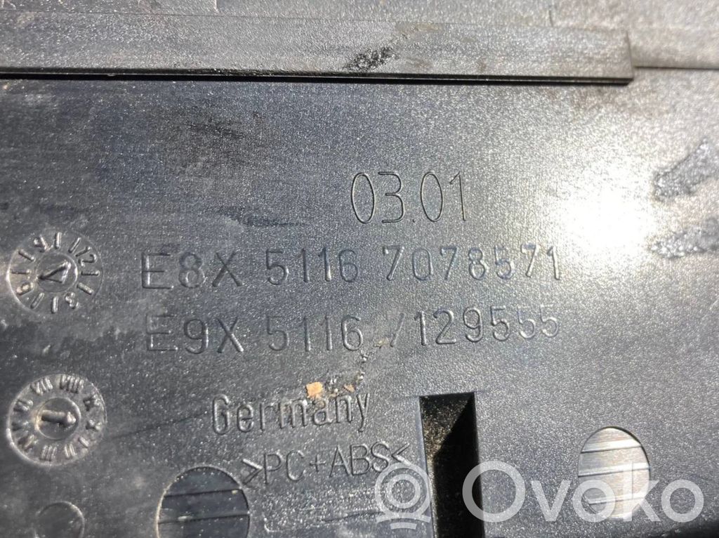 Ātrumu pārslēgšanas sviras dekoratīvā apdare (plastmasas)