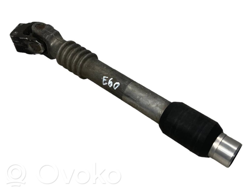 Stūresrata ass krustsavienojums