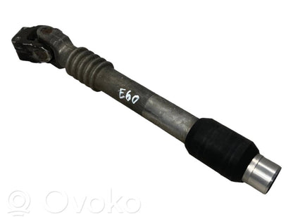 Stūresrata ass krustsavienojums