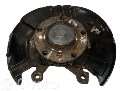 Priekšējā riteņa rumbas vārpstas šarnīrs (stupica, capfa)