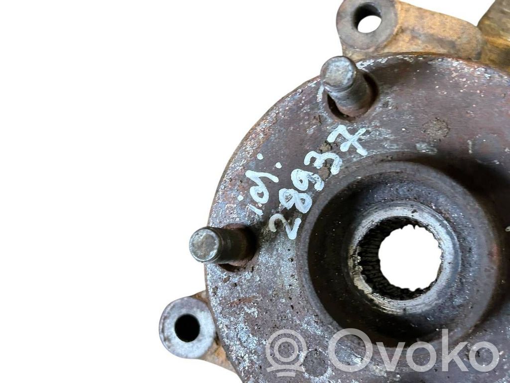 Priekšējā riteņa rumbas vārpstas šarnīrs (stupica, capfa)