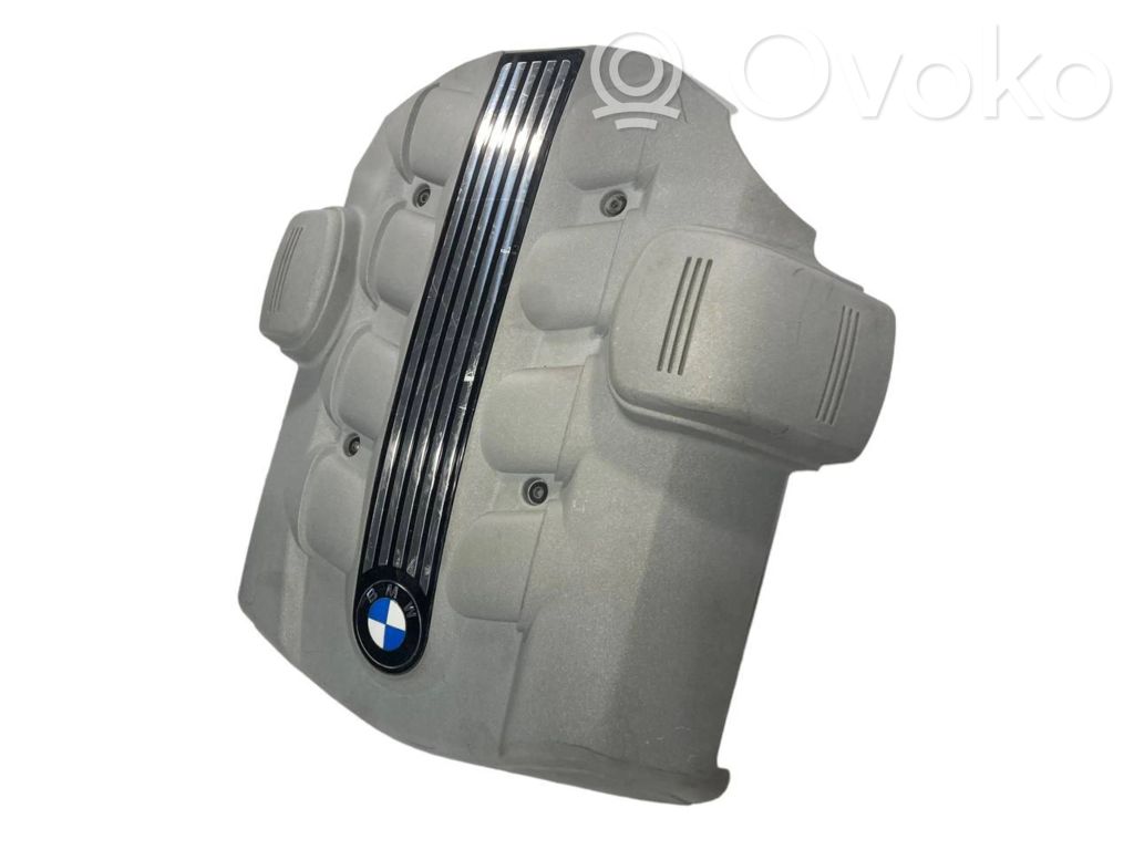 Крышка двигателя (декоративная отделка)