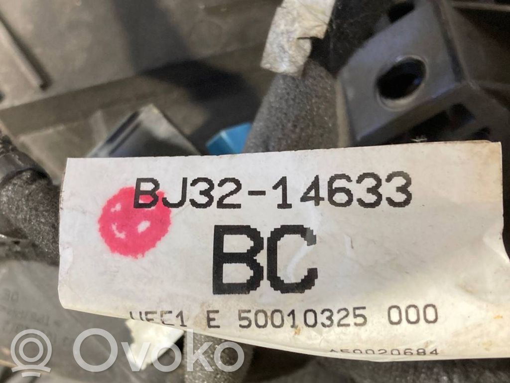 Skaļrunis (-i) pakaļējās durvīs