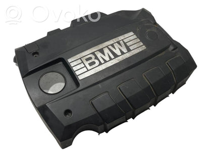 Dzinēja pārsegs (dekoratīva apdare)