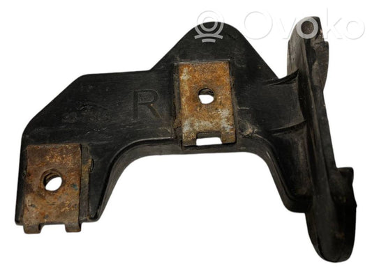 Priekšpusē bampera turētājs