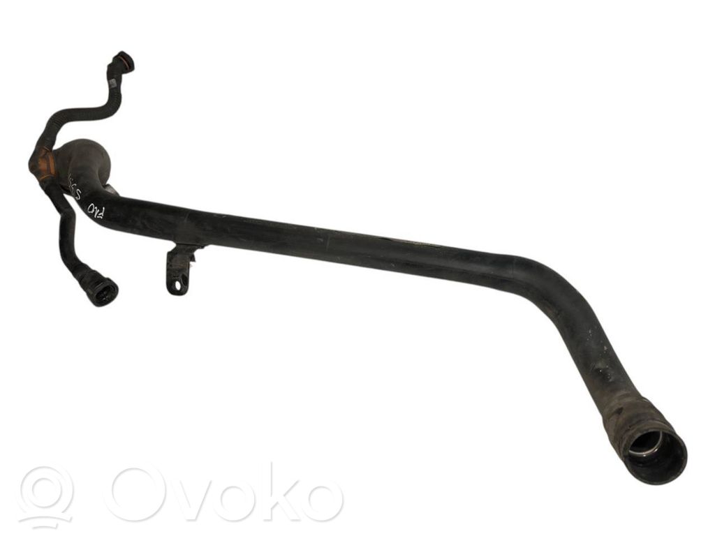 Degvielas tvertnes uzpildes caurule