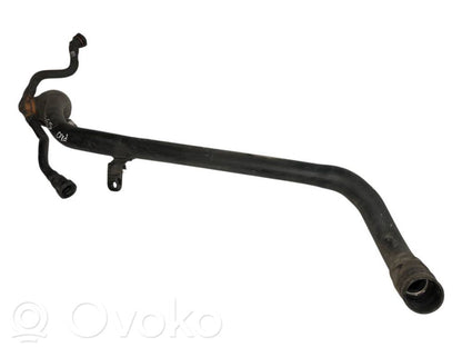 Degvielas tvertnes uzpildes caurule