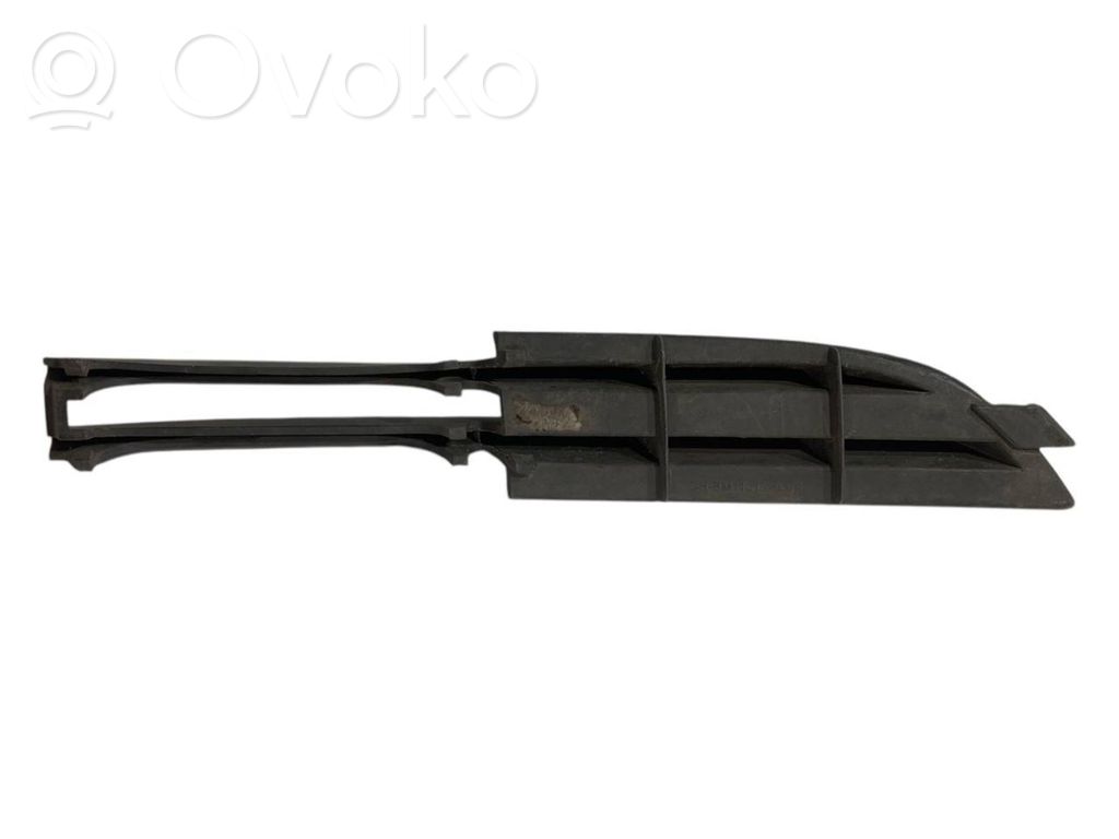 Lower grille (three-piece)