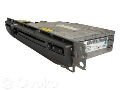 Radio / CD/DVD atskaņotājs / navigācija