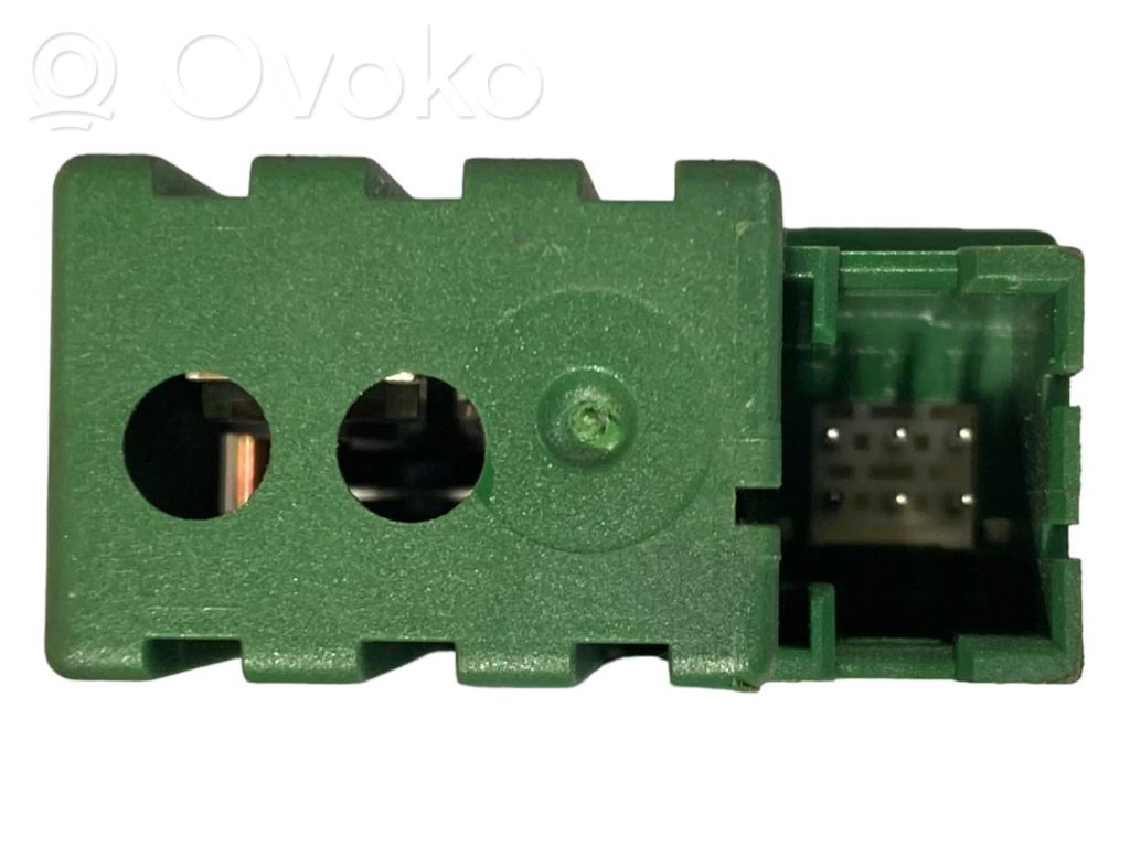 Logu elektriskās apsildes slēdzis