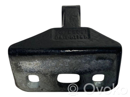 Aizmugurē augšējā vira (eņģe)