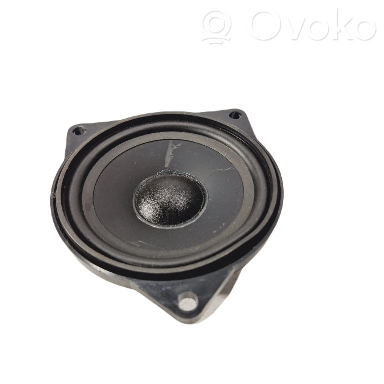 Skaļrunis (-i) priekšējās durvīs