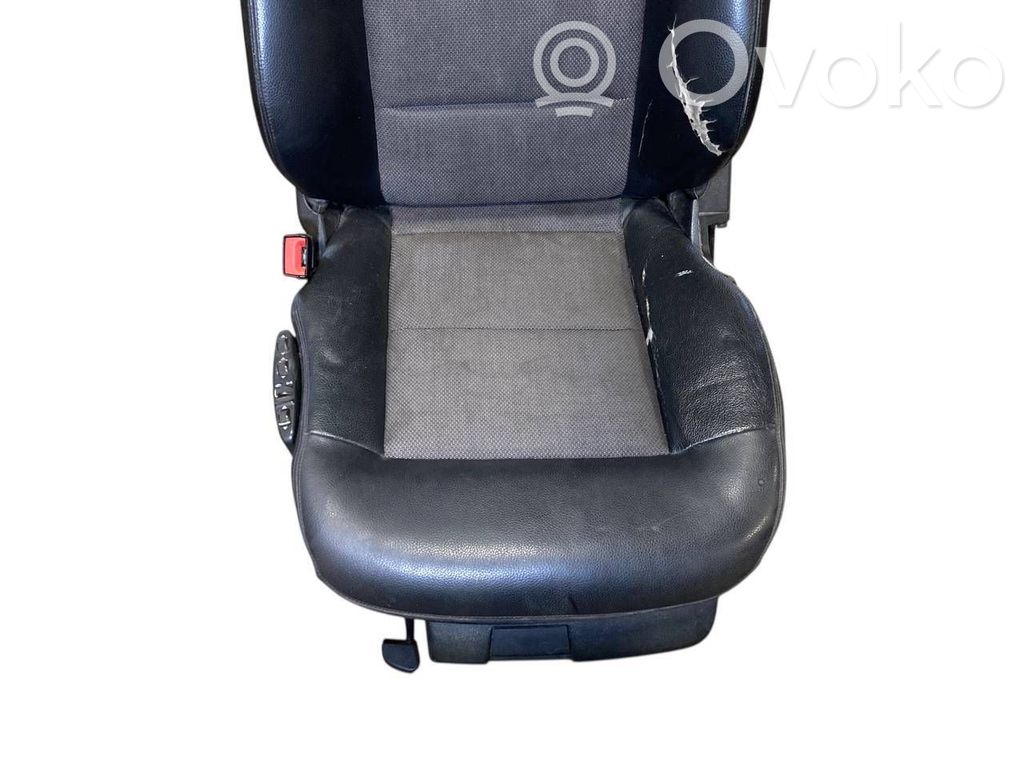 Sēdekļu komplekts